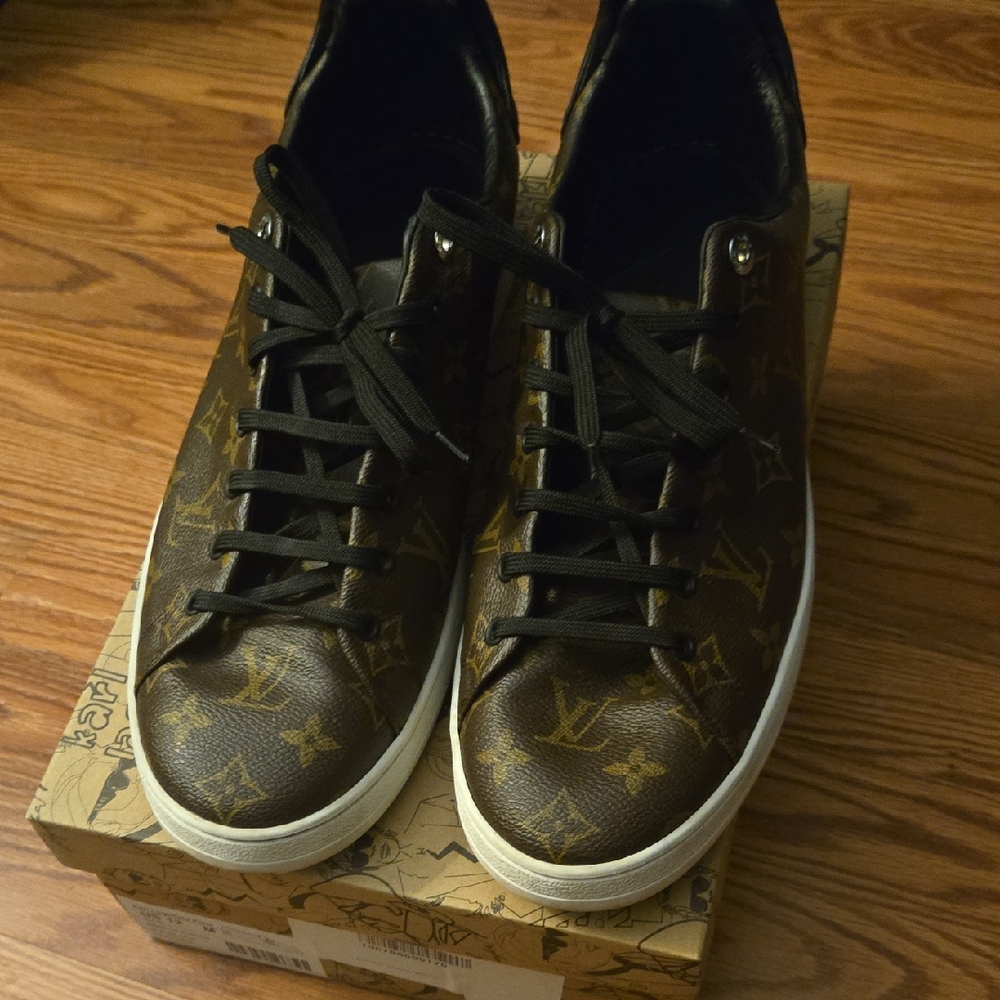 Robert Louis Black and Brown Patterned Sneakers